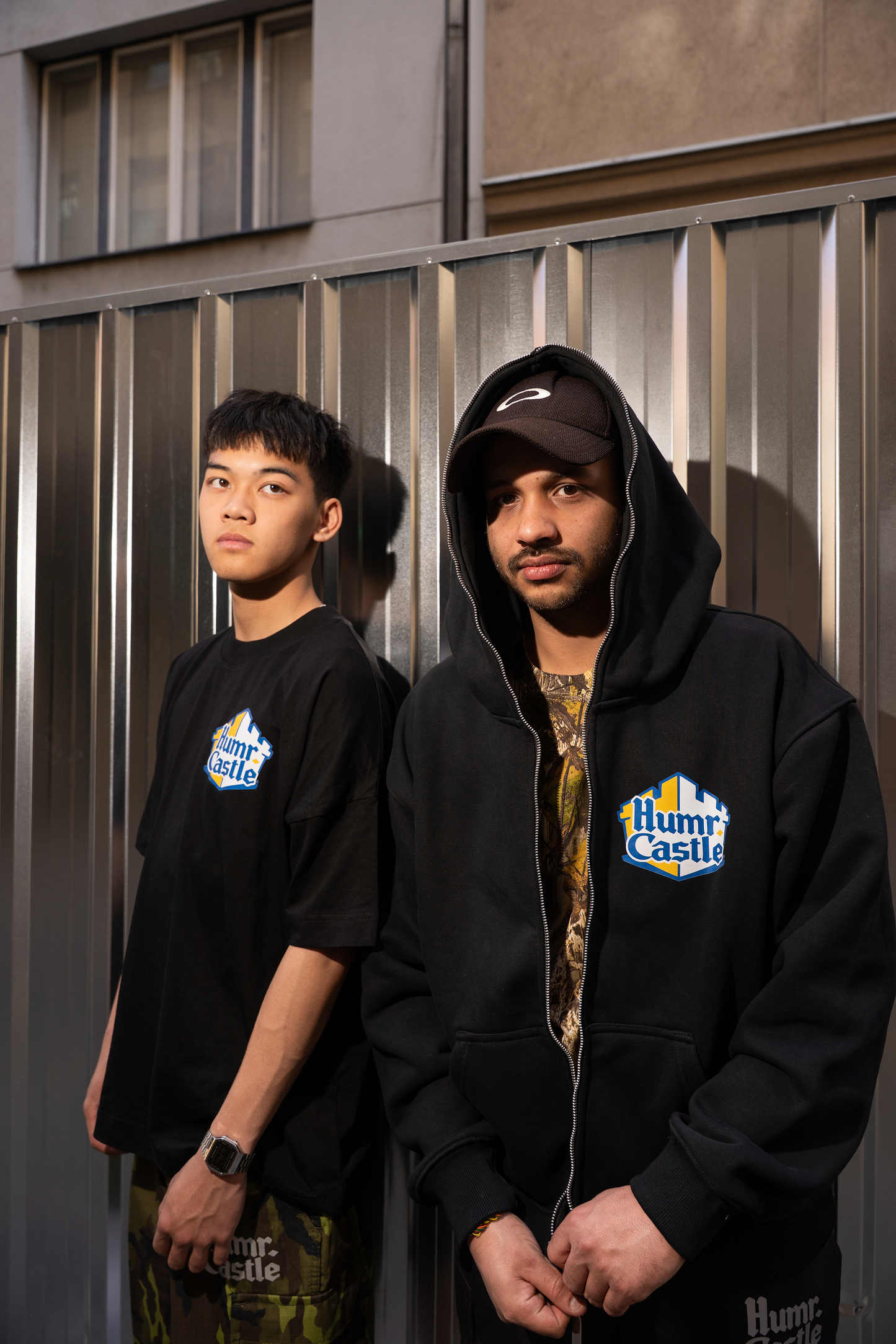 Humr. Caslte Tee Black